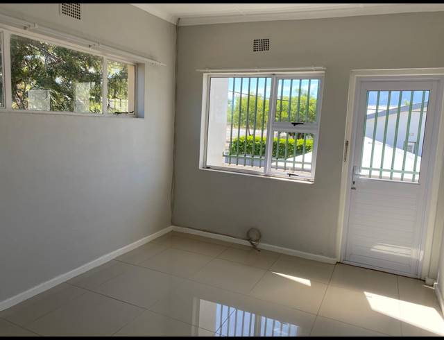 2 bed property to rent in LANGERUG